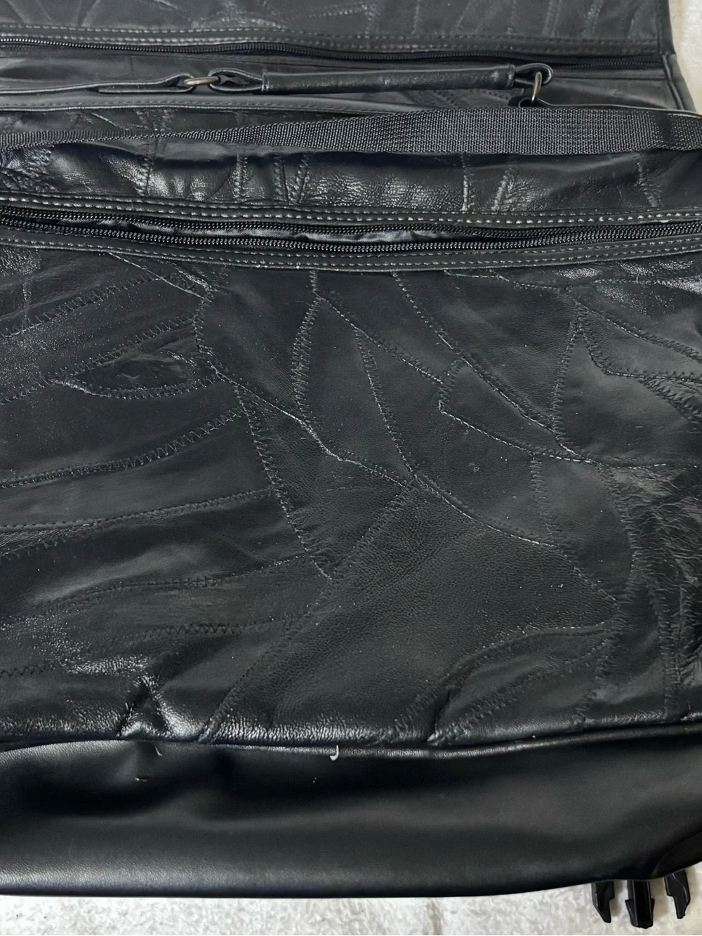 Classic Black Leather Messenger Bag for Men - Unbranded